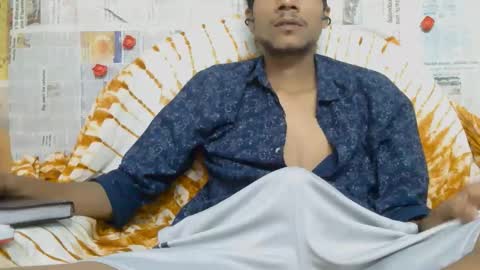 Snapshot of indian_bengali_boy chatting on 1, 3, 2026 Suman Leo online show from 1, 3, 2026