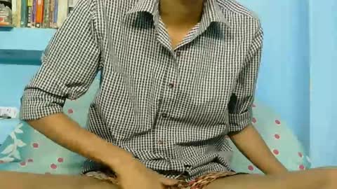 Snapshot of indian_bengali_boy chatting on 15, 3, 2026 Suman Leo online show from 15, 3, 2026