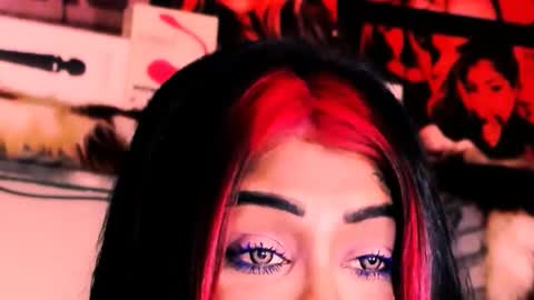 Snapshot of indian_dreamgirl chatting on 8, 11, 2025 Bella Ambrosia online show from 8, 11, 2025