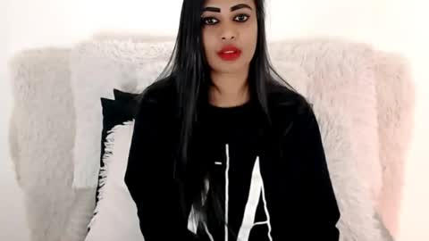 Jazmin online show from 25, 7, 2026