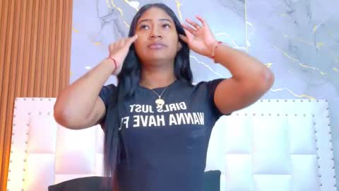 LITTLE AINHOA  online show from 21, 2, 2026