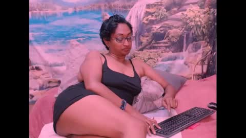 Snapshot of indianspicy69 chatting on 28, 1, 2025 Shreya online show from 28, 1, 2025