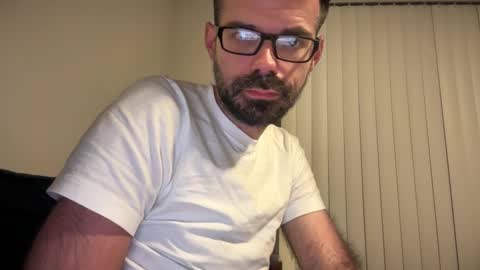 Snapshot of indiscriminator chatting on 5, 11, 2025 just1dude online show from 5, 11, 2025