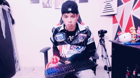 Snapshot of indomitablebeast chatting on 25, 1, 2025 matias online show from 25, 1, 2025