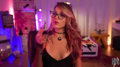 Snapshot of informal_ chatting on 12, 10, 2025 MAL --- online show from 12, 10, 2025