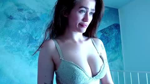 Lina online show from 15, 4, 2026