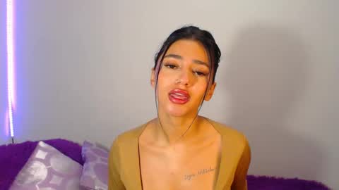 Abril online show from 6, 12, 2024