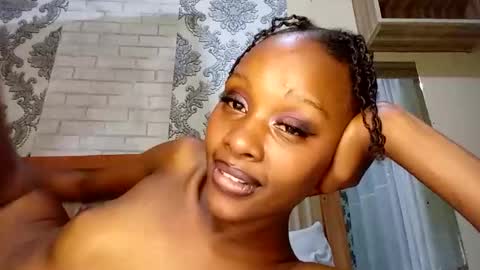 Snapshot of innocentcuteface chatting on 12, 10, 2025 Amber online show from 12, 10, 2025