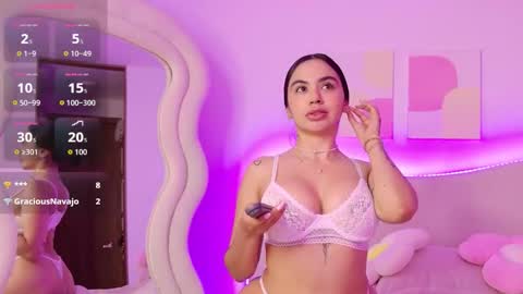 Snapshot of innocentlady_ chatting on 18, 10, 2025 SELENA online show from 18, 10, 2025