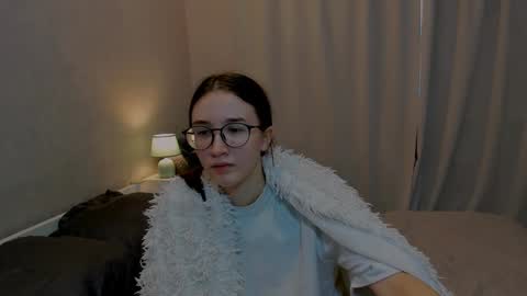 Snapshot of internetsexplorer chatting on 1, 2, 2025 Bernadette  Join  online show from 1, 2, 2025