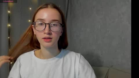 Snapshot of internetsexplorer chatting on 17, 12, 2025 Bernadette Join online show from 17, 12, 2025