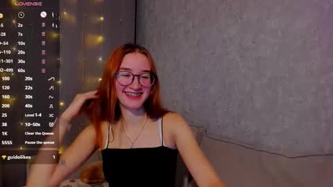 Snapshot of internetsexplorer chatting on 18, 12, 2025 Bernadette Join online show from 18, 12, 2025