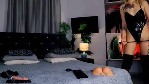 inviting_tina online show from 27, 2, 2025