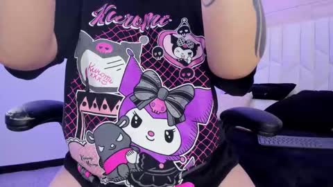 Snapshot of io_chie_ chatting on 16, 9, 2025 io_chie_ online show from 16, 9, 2025