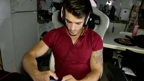 Snapshot of ipaulsoy chatting on 12, 7, 2026 Paul online show from 12, 7, 2026