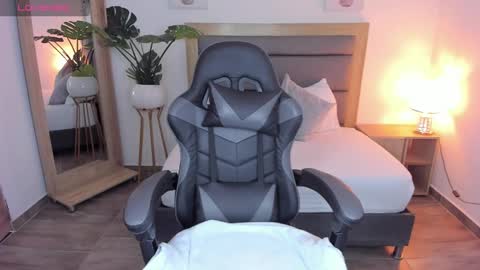 Snapshot of irantzu_hank chatting on 29, 1, 2025 Irantzu online show from 29, 1, 2025