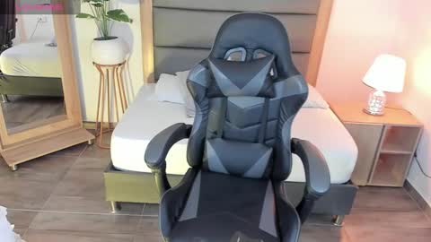 Snapshot of irantzu_hank chatting on 13, 2, 2025 Irantzu online show from 13, 2, 2025