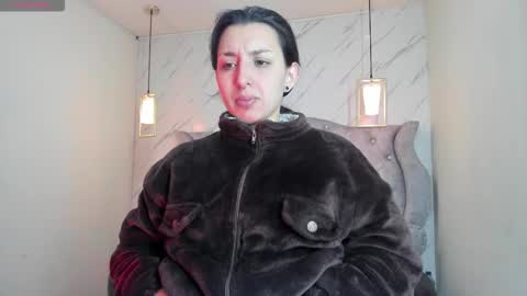 iris_77 online show from 19, 12, 2025