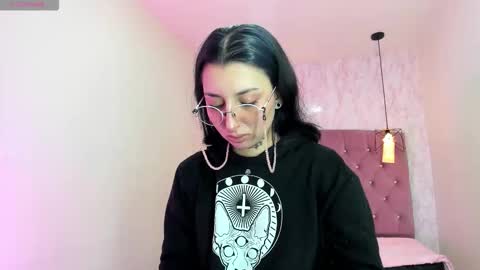 iris_77 online show from 9, 1, 2026