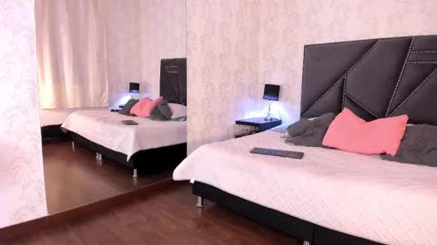 Snapshot of iris_bells chatting on 20, 9, 2025 Queen Iris online show from 20, 9, 2025