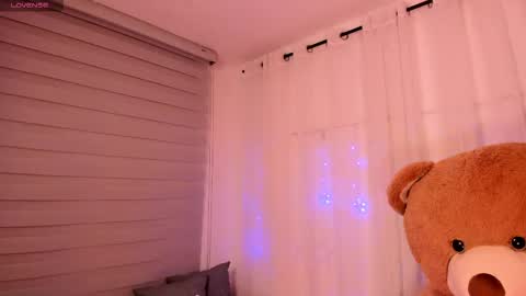 Snapshot of iris_hottt0 chatting on 24, 4, 2026 iris_hottt0 online show from 24, 4, 2026
