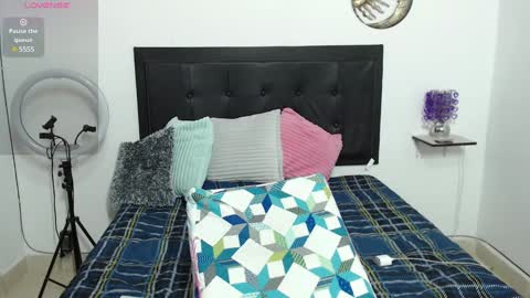 Snapshot of iris_love18 chatting on 5, 2, 2025 IRIS online show from 5, 2, 2025