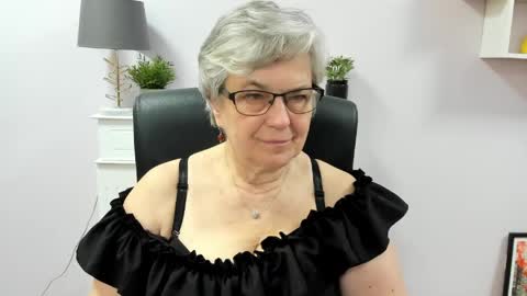 Snapshot of iris_xdesire chatting on 8, 5, 2026 I R I S online show from 8, 5, 2026