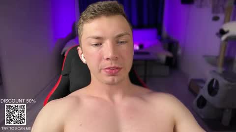 Snapshot of iron__chapman chatting on 7, 11, 2025 Iron online show from 7, 11, 2025