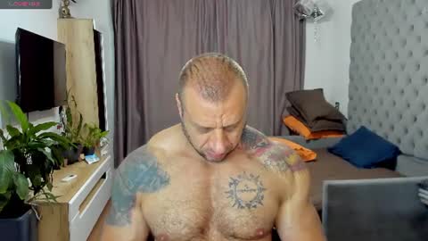 ironhulk22 online show from 15, 7, 2026