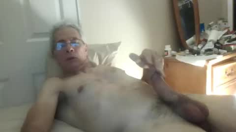 irrintzi60 online show from 4, 12, 2025