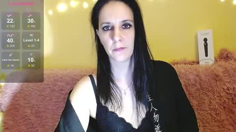 Irwi Tomboy online show from 21, 11, 2025