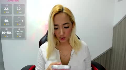 Snapshot of isa_klein chatting on 25, 2, 2026 isa_klein online show from 25, 2, 2026