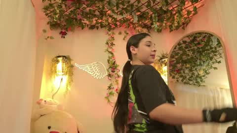 Isabella        online show from 14, 4, 2026