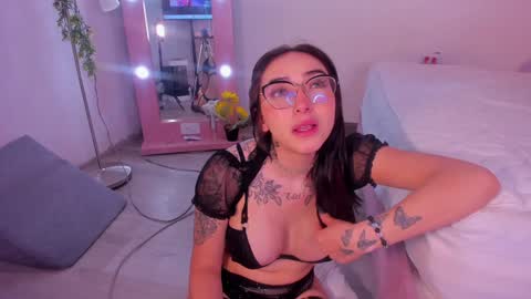 Snapshot of isa_redhair_ chatting on 14, 12, 2024 ....  Connection time 900 pm to 500 amRest days Wednesday and Saturday online show from 14, 12, 2024