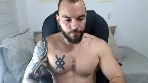 Snapshot of isaac_carter chatting on 8, 10, 2025 Isaac carter online show from 8, 10, 2025
