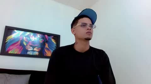 Snapshot of isaacas chatting on 13, 11, 2025 Isaacas online show from 13, 11, 2025