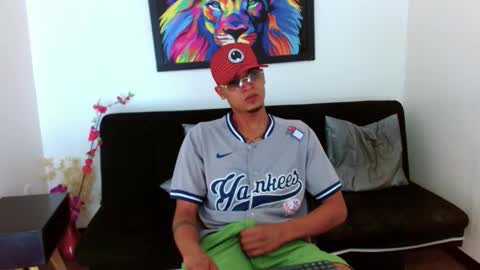 Snapshot of isaacas chatting on 15, 11, 2025 Isaacas online show from 15, 11, 2025