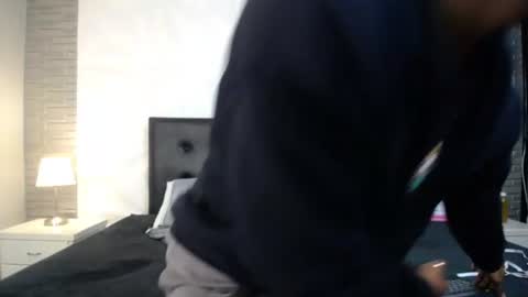 isaak_salomee online show from 10, 6, 2026