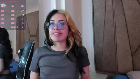 Snapshot of isabela_colins chatting on 11, 11, 2025 isabela Collins online show from 11, 11, 2025