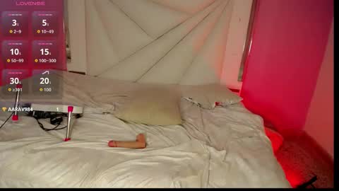 Snapshot of isabela_saenzz chatting on 26, 9, 2025 I S A B E L A ISA online show from 26, 9, 2025