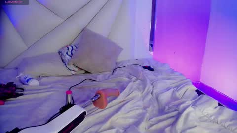 Snapshot of isabela_saenzz chatting on 29, 9, 2025 I S A B E L A ISA online show from 29, 9, 2025