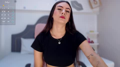 Snapshot of isabella__shine chatting on 8, 1, 2025 Isa online show from 8, 1, 2025