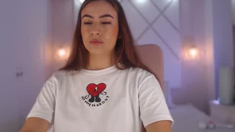 Snapshot of isabella__shine chatting on 18, 9, 2025 Isa online show from 18, 9, 2025