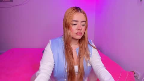 Isabella Arias online show from 7, 1, 2025