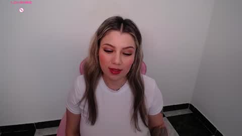 Snapshot of isabella_wish1 chatting on 8, 7, 2026 isabella_wish1 online show from 8, 7, 2026