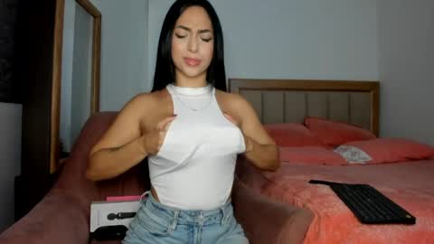 Snapshot of isabellabeker_ chatting on 22, 4, 2026 ISABEL online show from 22, 4, 2026