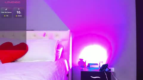 Snapshot of isabellagh1 chatting on 18, 6, 2026 Instagram soybella01 online show from 18, 6, 2026