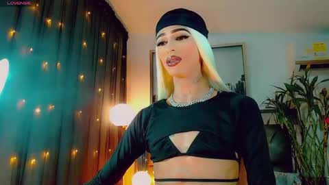 isabellagirs online show from 22, 5, 2026