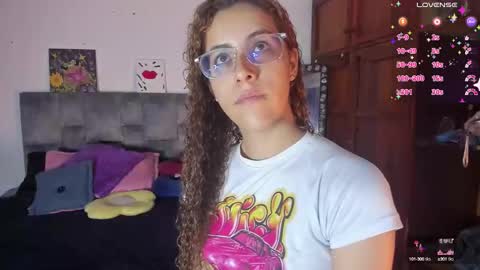 Isabela  online show from 13, 9, 2025