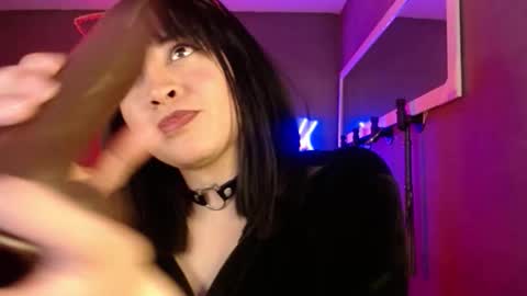 Snapshot of isis_diosa chatting on 10, 11, 2025 Ana Maria online show from 10, 11, 2025